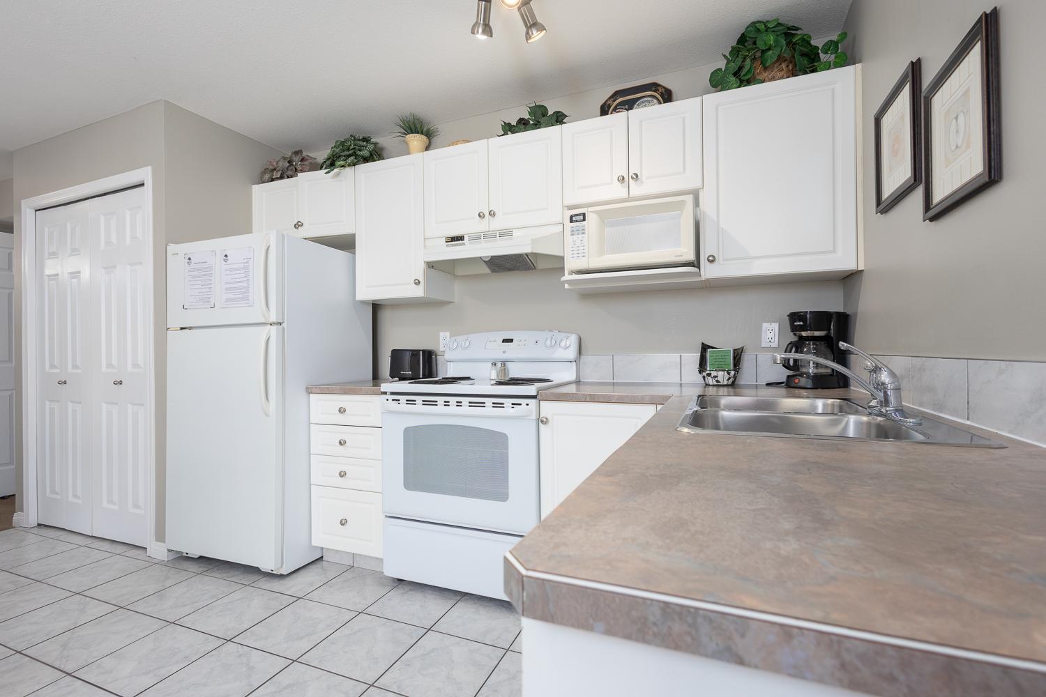 Paradise Canyon Golf Resort - Luxury Condo M403 Lethbridge Bagian luar foto