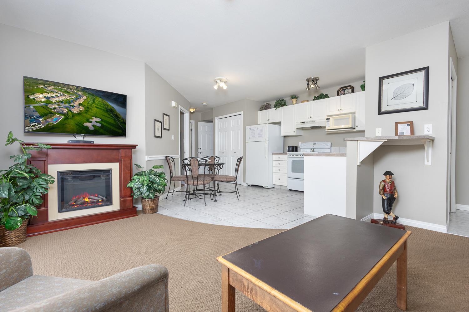 Paradise Canyon Golf Resort - Luxury Condo M403 Lethbridge Bagian luar foto